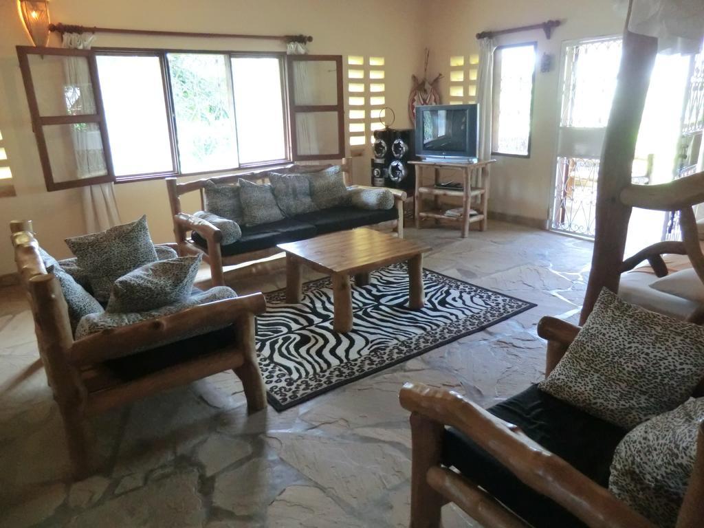 Villa Marula Park Playa de Diani Habitación foto