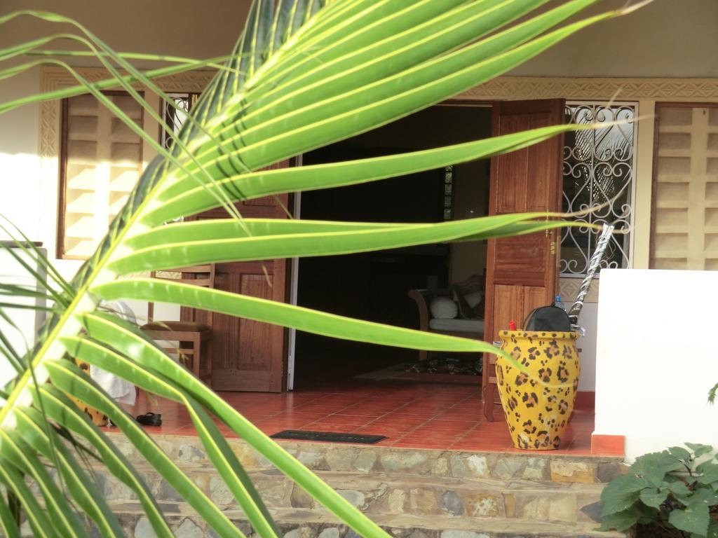 Villa Marula Park Playa de Diani Habitación foto